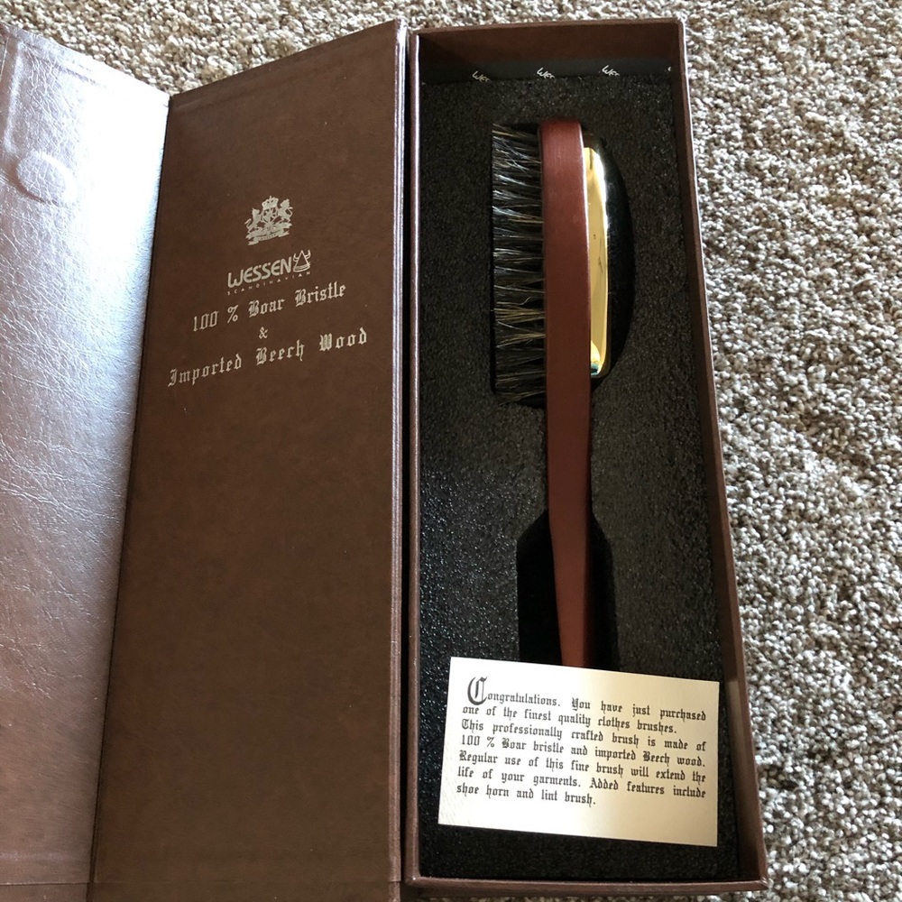 100% Boar Hair Bristle and Beech Wood Brush